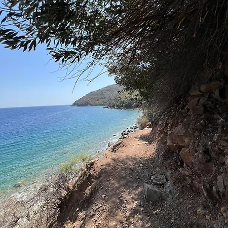 فيلة Leonidionhouses - The Lykoskufi *