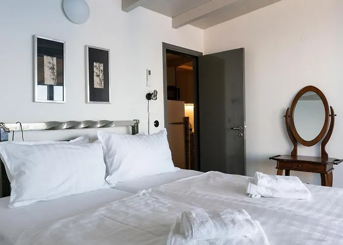 Leonidionhouses - The Lykoskufi Tirós