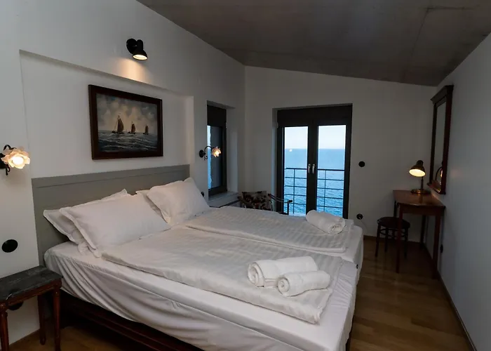 Leonidionhouses - The Lykoskufi Villa