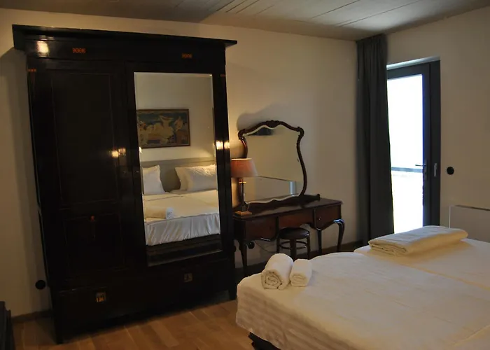 Leonidionhouses - The Lykoskufi Tirós