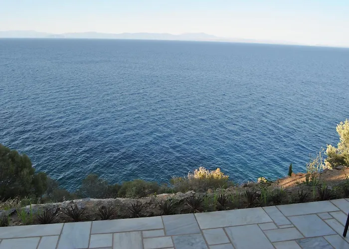 Leonidionhouses - The Lykoskufi Villa