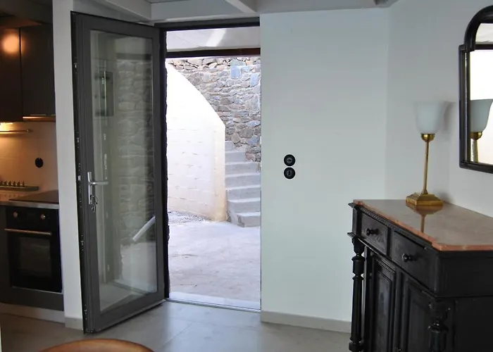 Leonidionhouses - The Lykoskufi Tirós